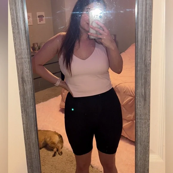 SKIMS Hip Enhancing Padded Short - Picture 7 of 7